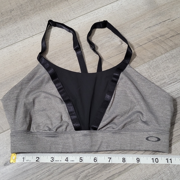 Oakley Sports Bra - Picture 8 of 8